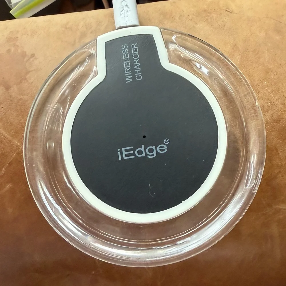 Iedge wireless charger
